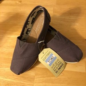 TOMS NWT women’s shoes